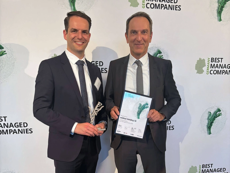 Reiner Heine, Vorstand der JoobRad Gruppe, nimmt die Auszeichnung "Best managed Companies Award 2025" entgegen.